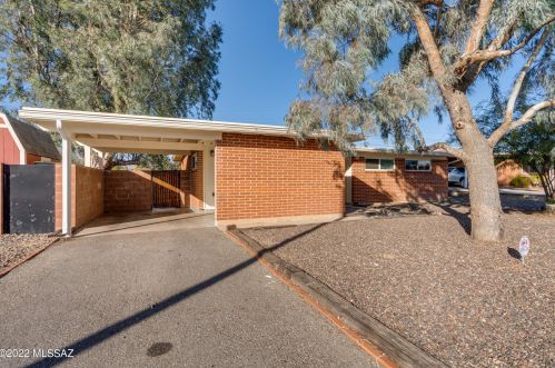 8217 Beverly St, Tucson AZ 85710-5931 exterior