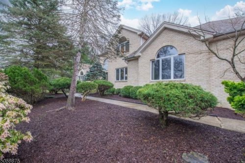 3 Brentwood Ln, Parsippany, NJ 07834-3403