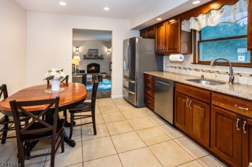 86 Woodbine Ave, Mount Olive NJ 07828-3152 exterior