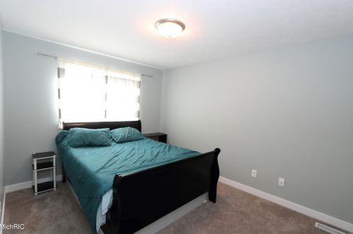 302 Burt, Grand Rapids MI 49548-3261 exterior