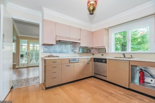 25 Knollwood Rd, Whippany NJ  07981-1820 exterior