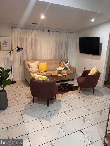 585 University Blvd, Silver Spring MD  20901-3780 exterior