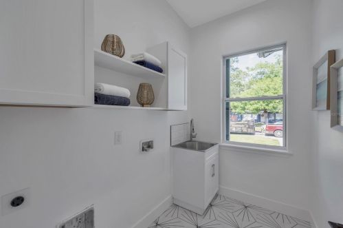 4307 Clark Ave, Tampa FL  33611-1305 exterior