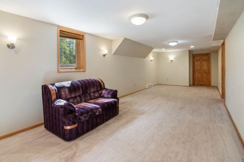 5493 Old Hwy 61, Duluth MN 55810-2116 exterior