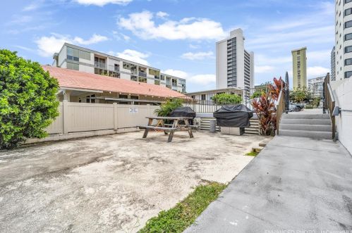 1571 Piikoi St, Honolulu HI 96822-4085 exterior