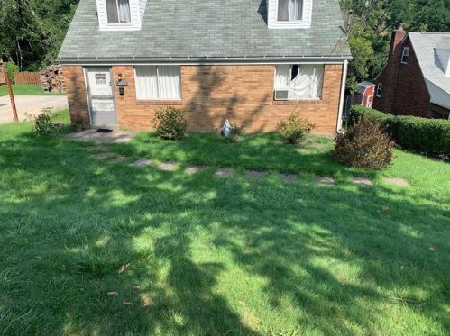 3094 Loma Dr, Pittsburgh, PA 15234-2808