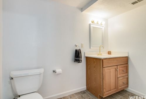 9178 Teton Est Dr, Taylorsville UT 84088-2311 exterior