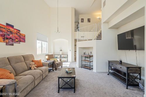 8701 Chimney Spring Dr, Tucson AZ  85747-5646 exterior