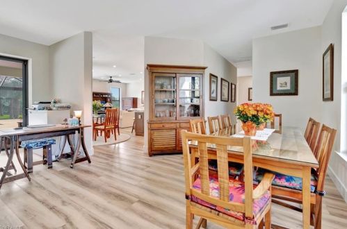 870 8 St, Naples FL 34120-0411 exterior