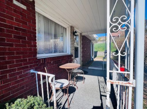 6715 Buchanan Ave, Pittsburgh PA  15122-2729 exterior