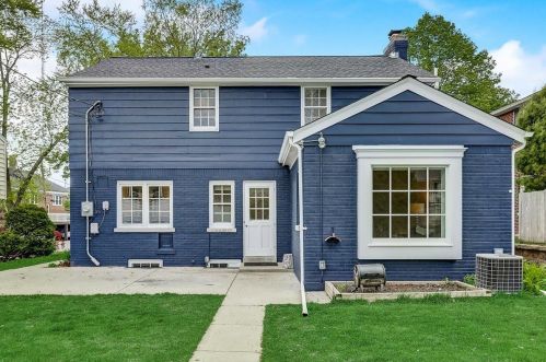 4318 Alpine Ave, Milwaukee WI  53211-1411 exterior