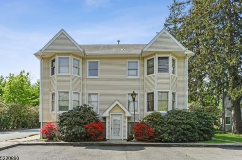 275 Main St, Chester NJ 07930-2551 exterior