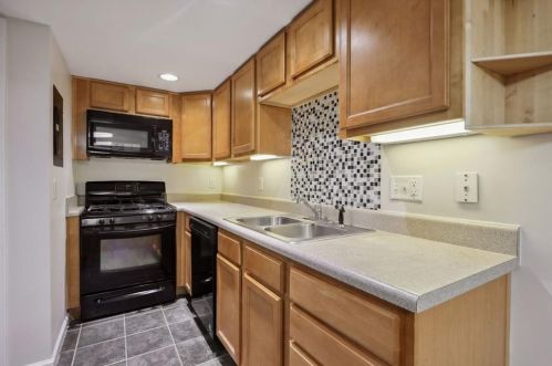 517 Granite Rdg Pl, Atlanta GA 30350-3204 exterior