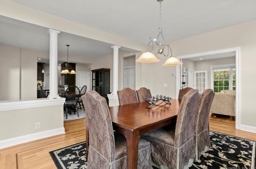 8 Gdn Ln, Westport CT 06880-5316 exterior