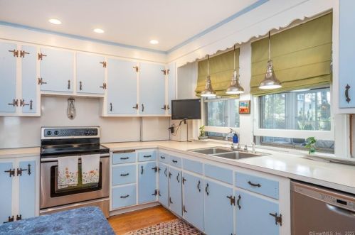 1173 Farmington Ave, Hartford CT 06119-1516 exterior