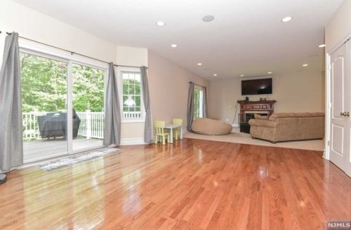 57 Boonton Ave, Kinnelon NJ  07405-2941 exterior