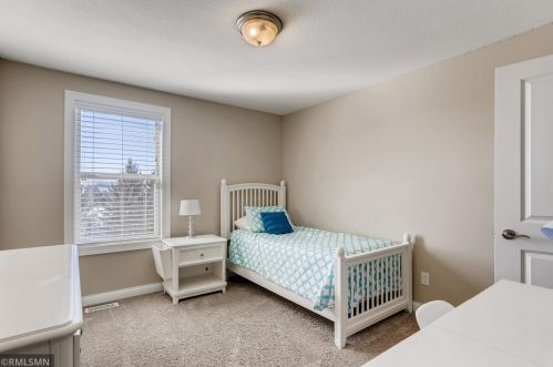 1710 Bluewater Ln, Saint Paul MN 55129-6236 exterior