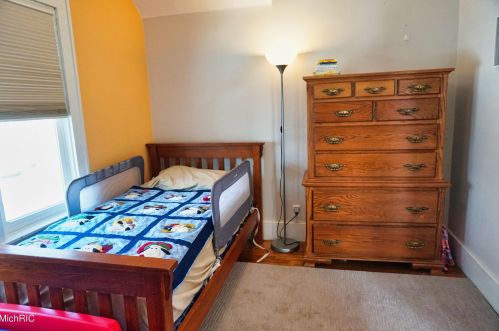 1001 Ardmore, Grand Rapids MI 49507-2710 exterior