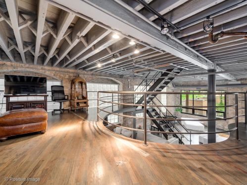 420 Grand Ave, Chicago IL 60612-1144 exterior