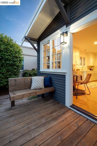 1614 Capistrano Ave, Berkeley CA 94707-1803 exterior