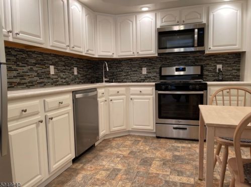 704 Dunn Cir, Bridgewater NJ  08807-5522 exterior