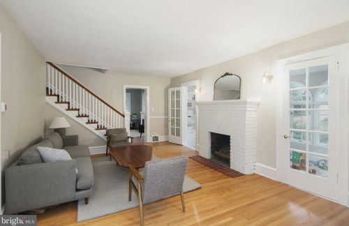 400 Beechwood Ave, Tavistock NJ 08033-1105 exterior