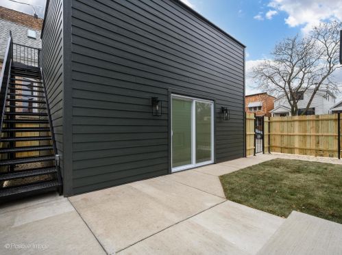 2129 Maplewood Ave, Chicago IL  60647-4148 exterior