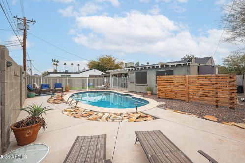 4820 14th Ave, Phoenix AZ  85013-2414 exterior