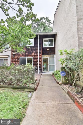 284 New Mark Esplanade, Rockville MD  20850-2733 exterior