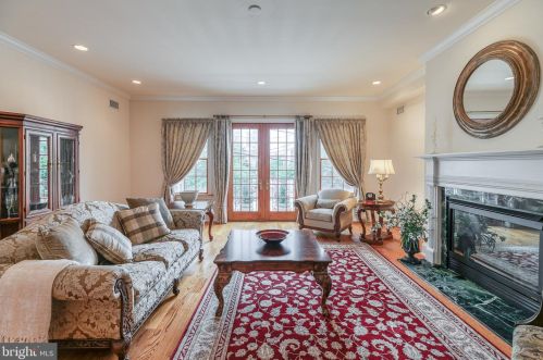 124 Bainbridge St, Philadelphia PA 19147-1866 exterior