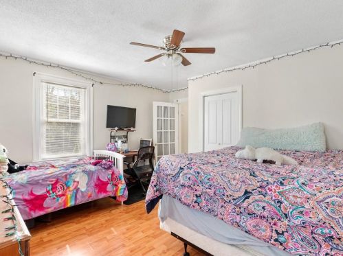 4 Lewis St, Woonsocket RI 02895-1905 exterior