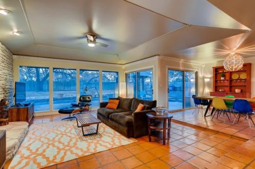 8702 Crst Rdg Cir, Austin TX 78750-3018 exterior