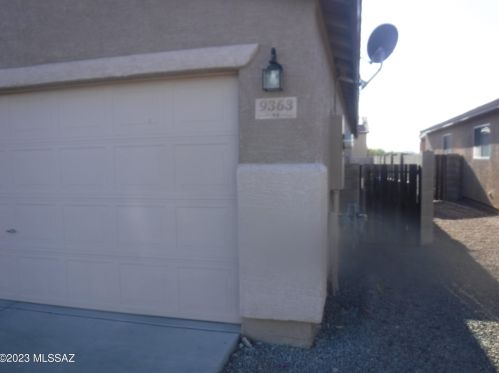 9363 Grasshopper Dr, Tucson AZ  85742-8350 exterior