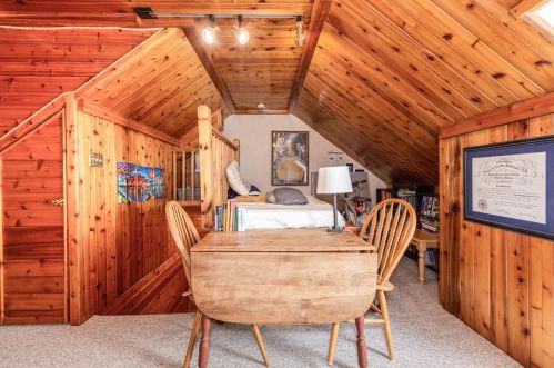 49 Bluffs Dr, Concord NH  03303-1579 exterior