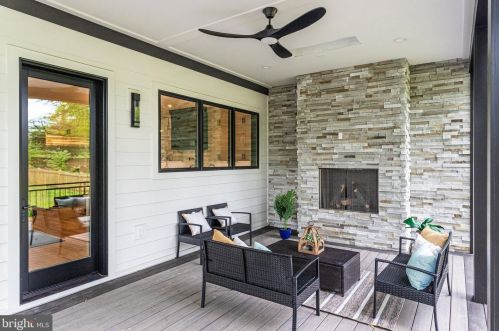 1520 Brookhaven Dr, Mc Lean VA  22101-4127 exterior