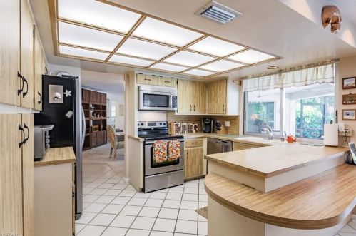 1700 Sandpiper St, Naples FL 34102-1508 exterior