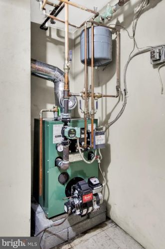 1243 Crestwood Dr, Pottstown PA 19464-2931 exterior