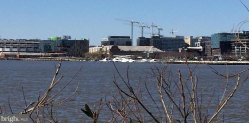 1316 W St, Washington DC 20009-1107 exterior