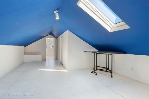 5710 Wilson Ave, Chicago IL 60630-3318 exterior