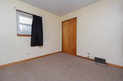 845 Fulton Ave, Waukegan IL 60085-5223 exterior