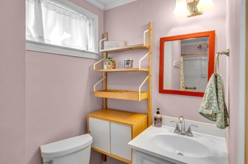 34 Powell Ave, Springfield MA 01118-2165 exterior