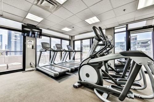 375 Erie St, Chicago IL 60654-5710 exterior