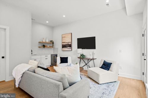 4315 Boone St, Philadelphia PA 19128-5003 exterior