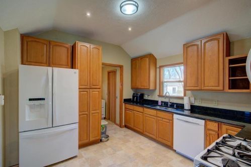 521 Franklin St, Poynette WI 53955-9603 exterior