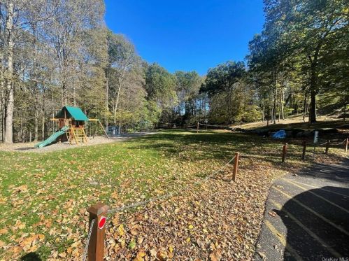 3 Hook Rd, Poughkeepsie NY  12601-1110 exterior