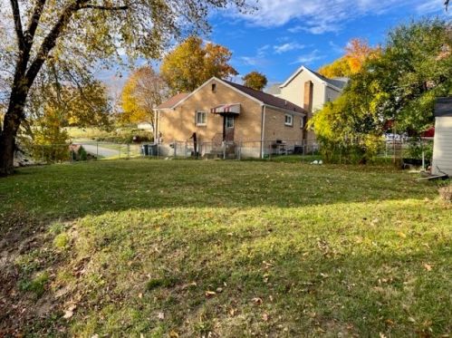 404 Middle St, Pittsburgh PA 15227-3844 exterior