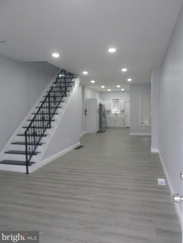 620 3rd St, Camden, NJ 08103-3303