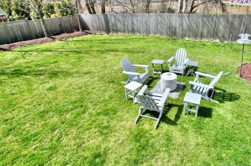 26 Bauer Pl, Westport CT 06880-4101 exterior