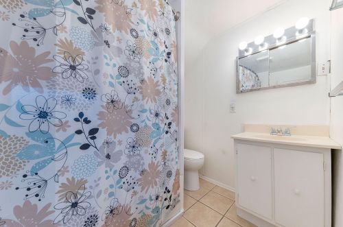 2822 Mount Olivet Rd, Kalamazoo MI 49004-1833 exterior