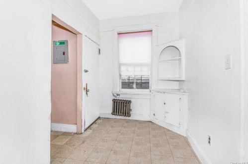 1923 Hennessy Pl, Bronx NY 10453-2910 exterior